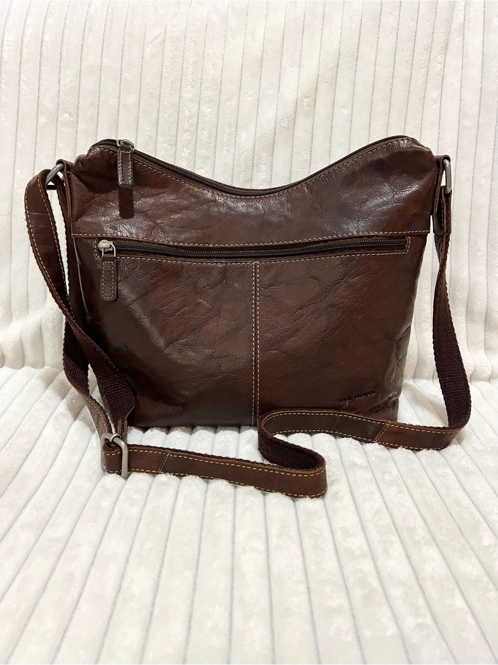 Jack George Voyager Uptown Crossbody